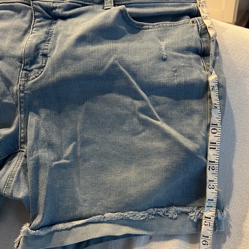 Terra & Sky Denim Stretch Shorts (3 pairs light wash colors available) - Picture 5 of 8